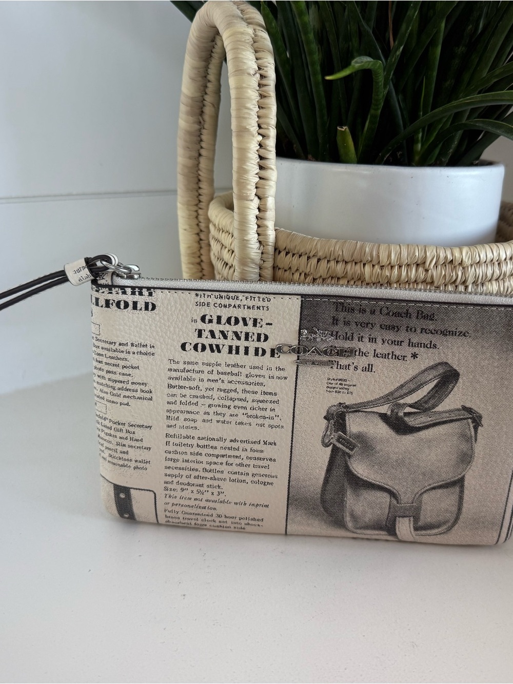 Coach Printed Newspaper Collection - Large Wristlet 🤍